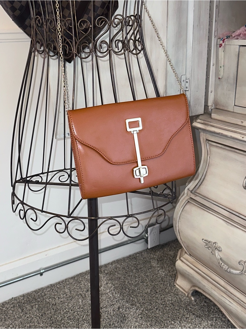 Leather Crossbody Bag in Tan with Silver Chain - Elegant Everyday Style